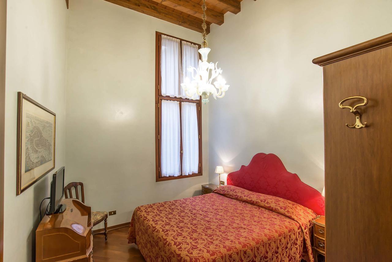 Piccola Fenice 3* Venetië